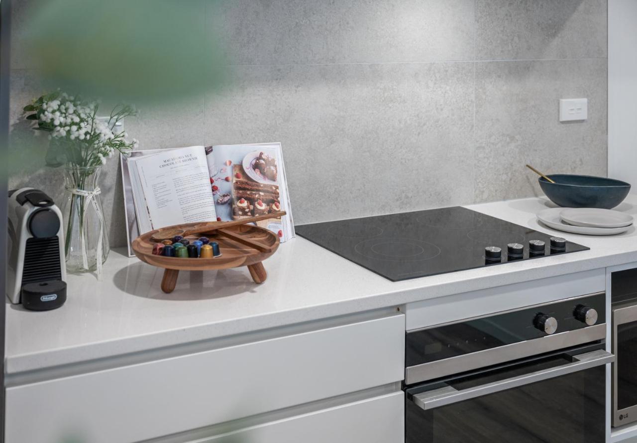 Sunrise Garden Suites Оукланд Екстериор снимка
